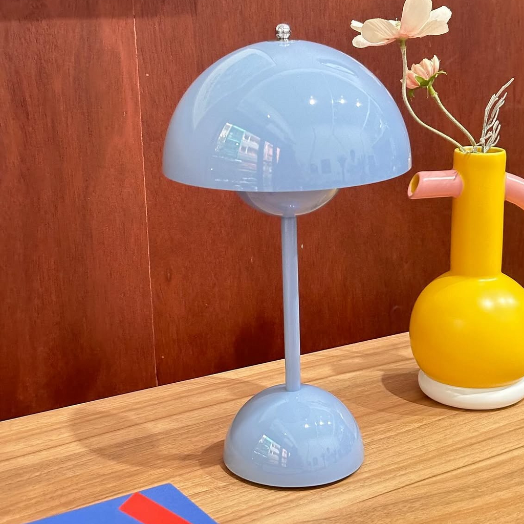 Blue Flowerpot Portable LED rechargeable Table Lamp – Vintage Touch Lamp