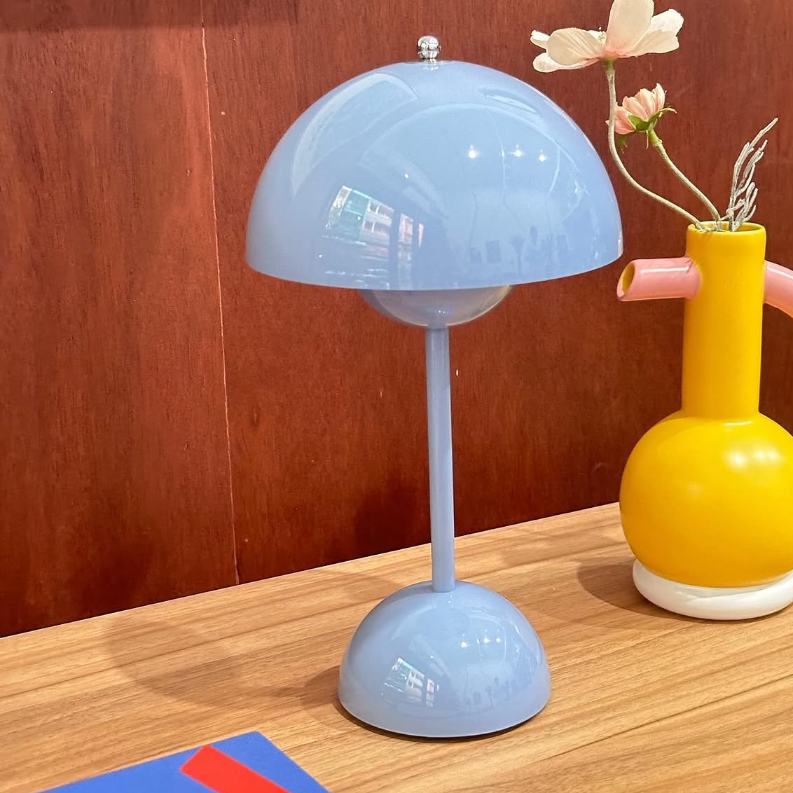 Blue Flowerpot Portable LED rechargeable Table Lamp – Vintage Touch Lamp