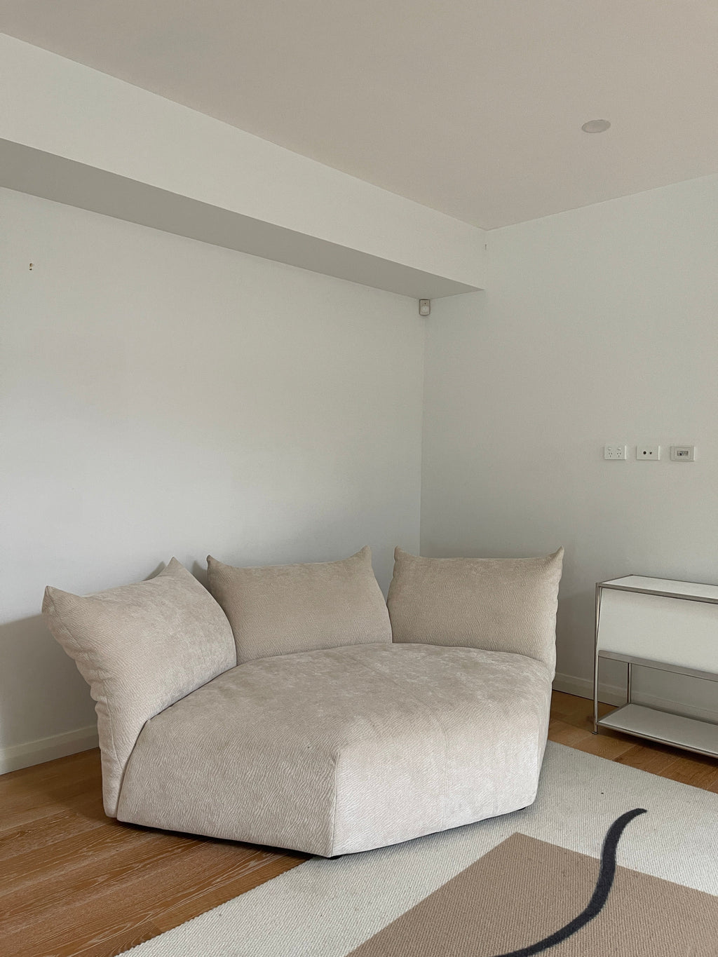 Sofa By Design Flower Petal Fabric and Irregular Modern Italian Combination Corner Minimalist Sofa Sofa By Design